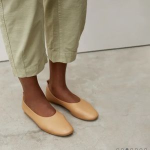 Everlane- The Italian Leather Day Glove Flats